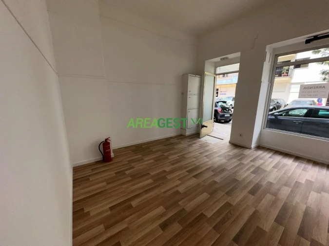 Loja para Arrendamento em Benfica Foto 5