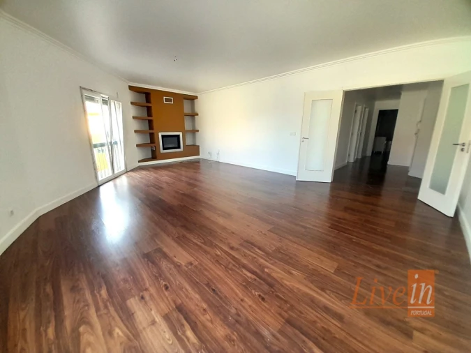 Apartamento T2 para Venda em Malveira e São Miguel de Alcainça Foto 2