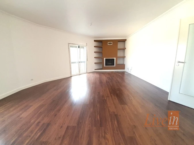 Apartamento T2 para Venda em Malveira e São Miguel de Alcainça Foto 4