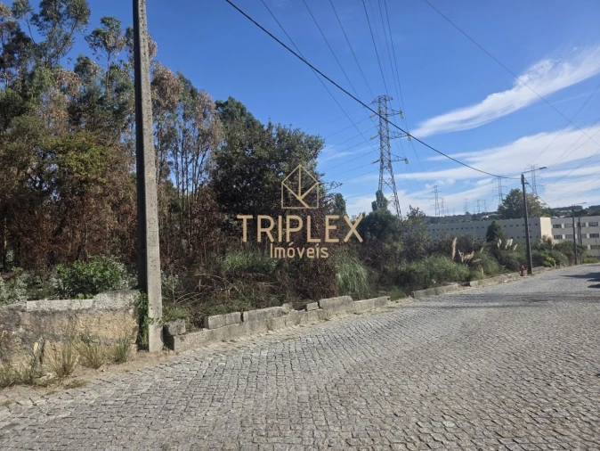 Terreno para Venda em Cidade da Maia Foto 4