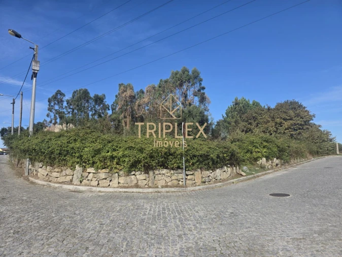 Terreno para Venda em Cidade da Maia Foto 9