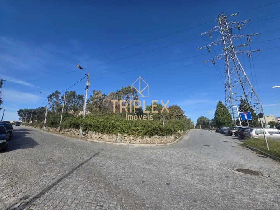 Terreno para Venda em Cidade da Maia Foto 7