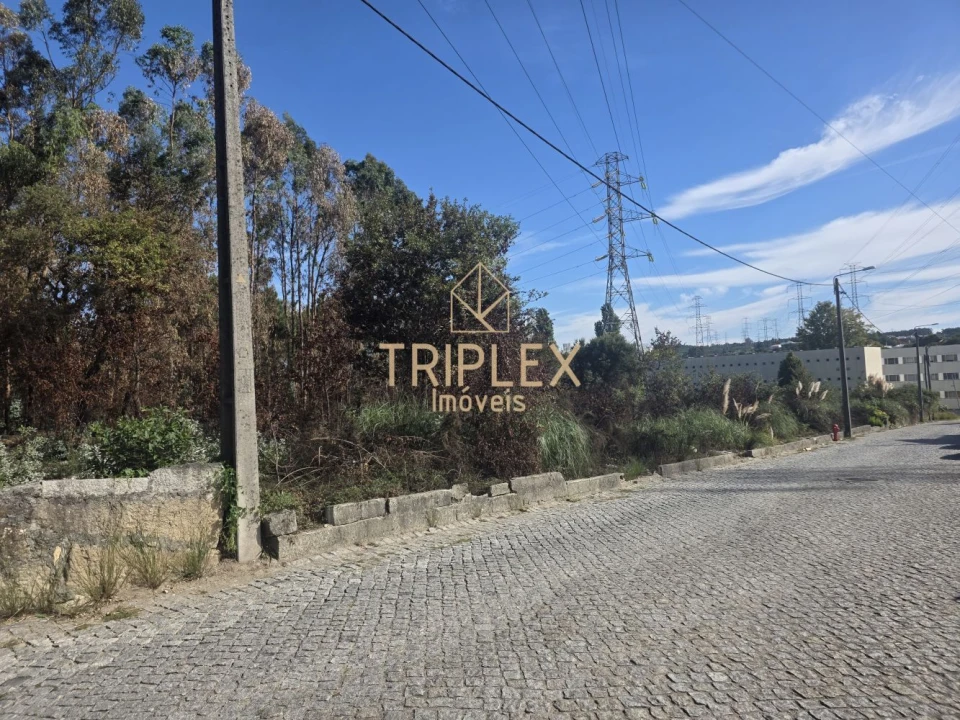 Terreno para Venda em Cidade da Maia Foto 4