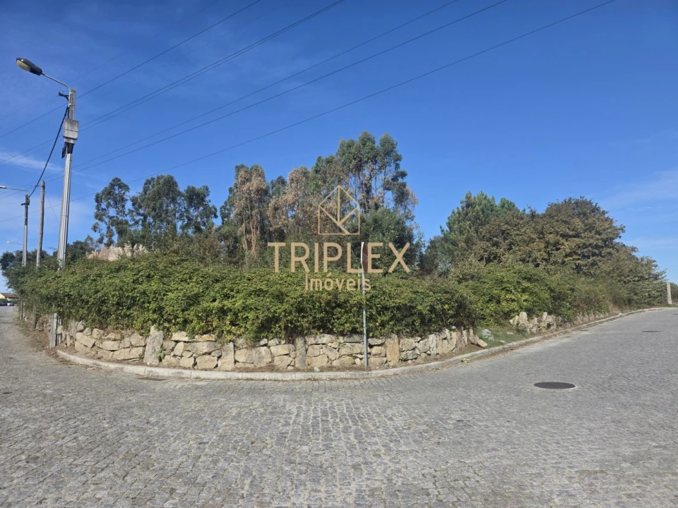 Terreno para Venda em Cidade da Maia Foto 9