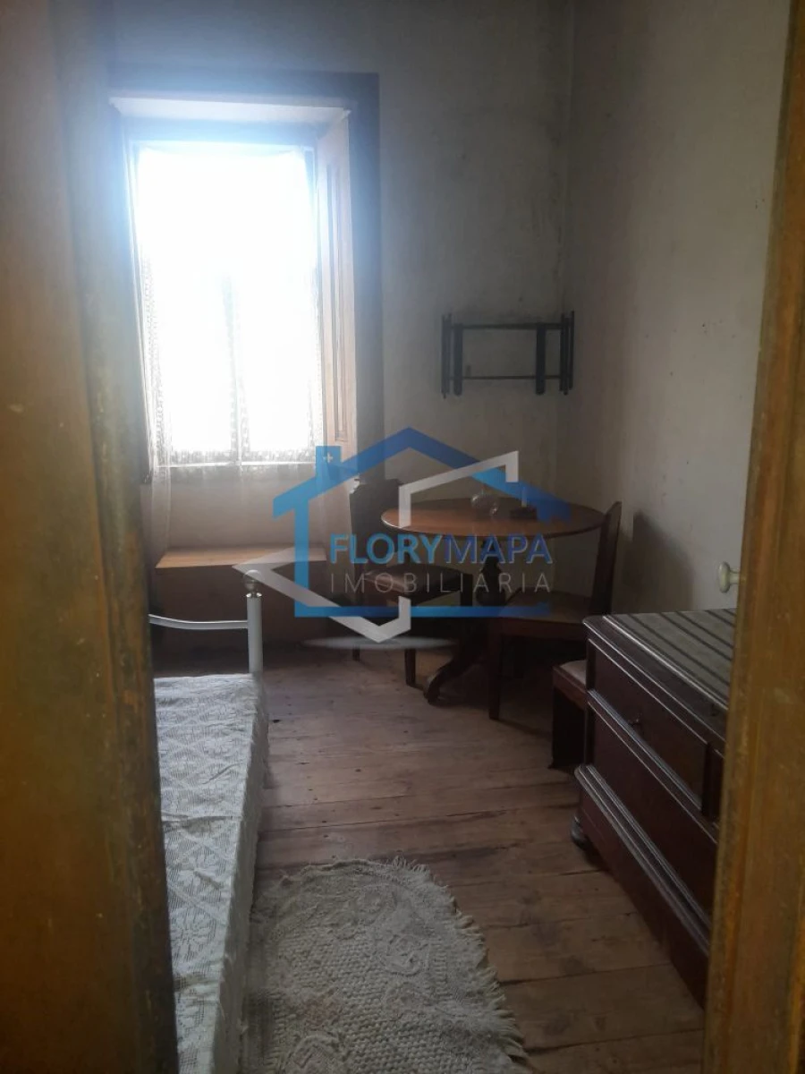 Moradia T5 para Venda em Pussos São Pedro Foto 3