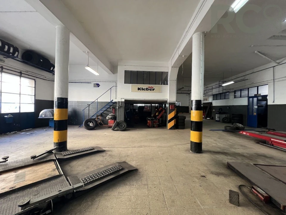 Loja para Venda em Santa Maria, São Pedro e Matacães Foto 11