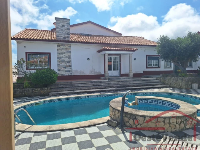 Moradia T7 para Venda em Roliça