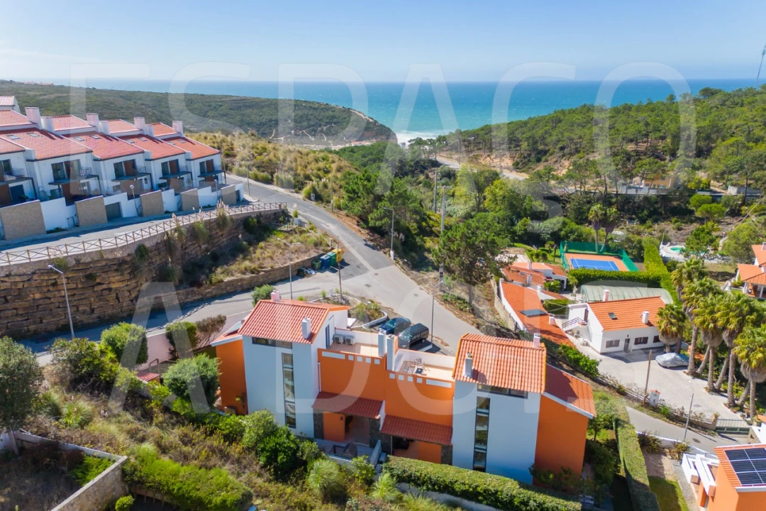 Moradia T4 para Venda em Carvoeira Foto 3