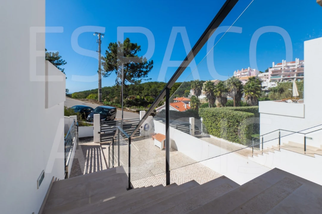 Moradia T4 para Venda em Carvoeira Foto 15