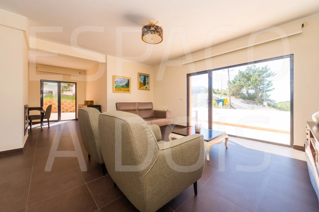 Moradia T4 para Venda em Carvoeira Foto 18