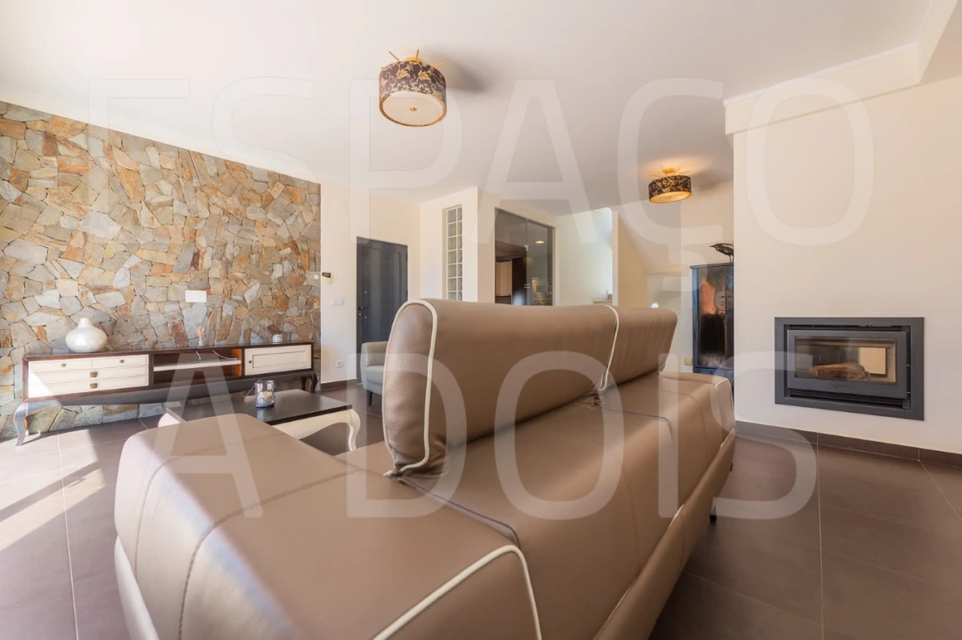 Moradia T4 para Venda em Carvoeira Foto 26