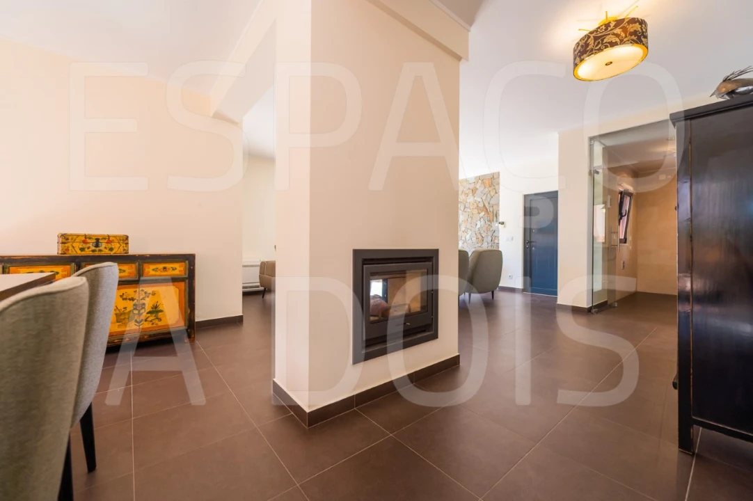 Moradia T4 para Venda em Carvoeira Foto 34