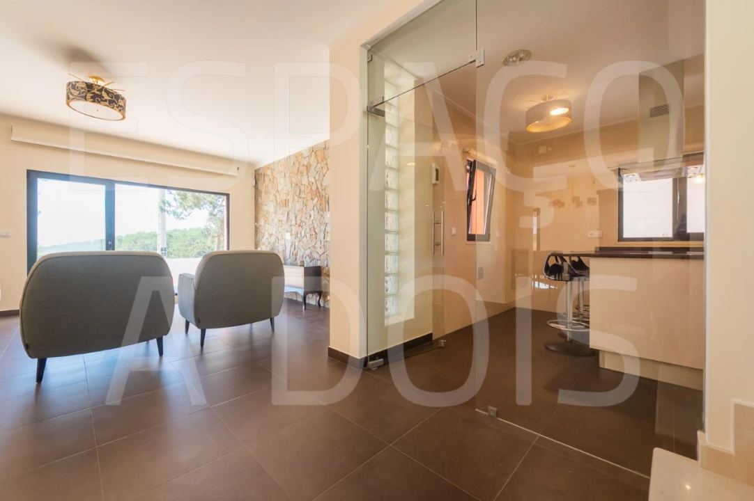 Moradia T4 para Venda em Carvoeira Foto 35