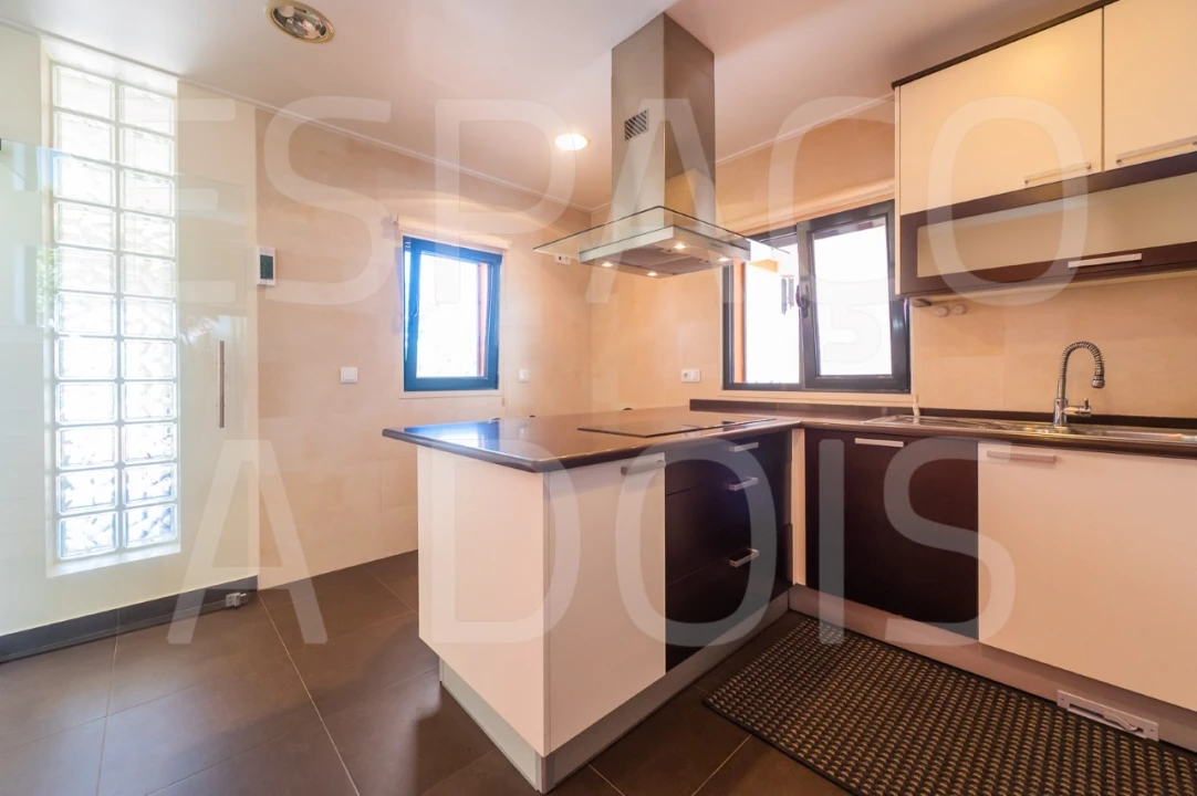 Moradia T4 para Venda em Carvoeira Foto 38