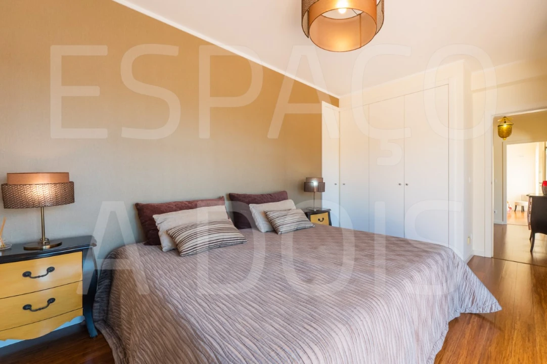 Moradia T4 para Venda em Carvoeira Foto 54