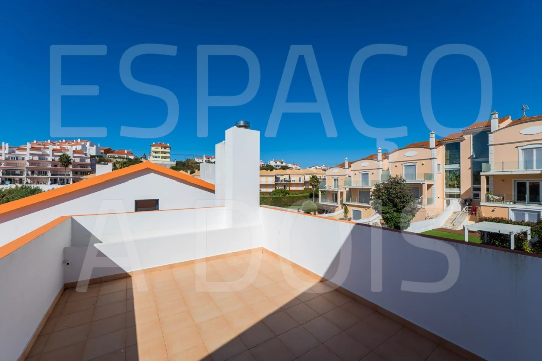 Moradia T4 para Venda em Carvoeira Foto 86