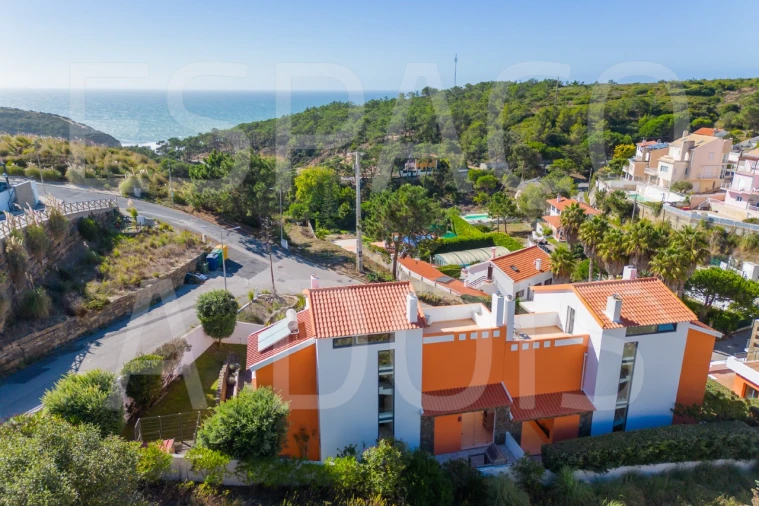 Moradia T4 para Venda em Carvoeira Foto 4