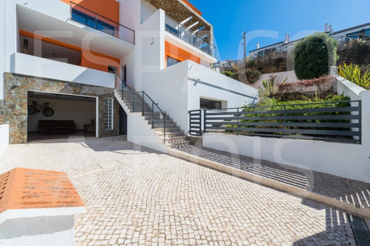 Moradia T4 para Venda em Carvoeira Foto 6