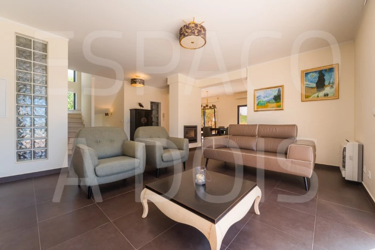 Moradia T4 para Venda em Carvoeira Foto 25