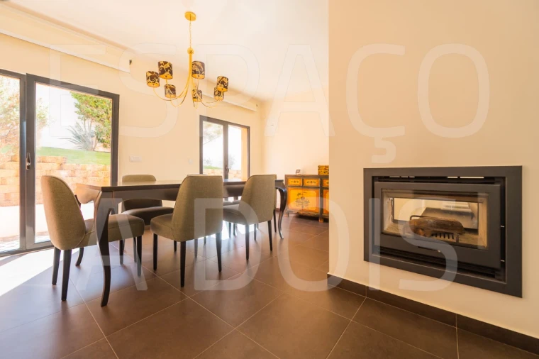 Moradia T4 para Venda em Carvoeira Foto 28