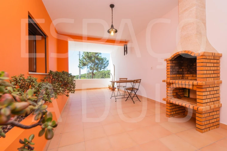 Moradia T4 para Venda em Carvoeira Foto 44