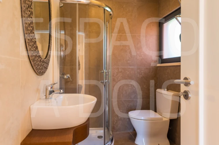 Moradia T4 para Venda em Carvoeira Foto 76