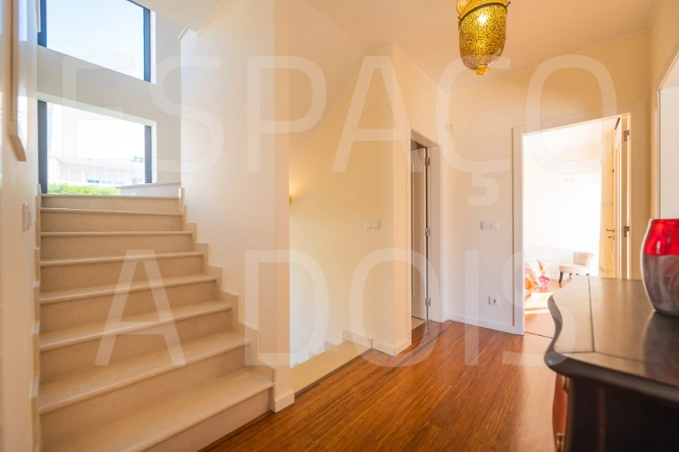 Moradia T4 para Venda em Carvoeira Foto 77