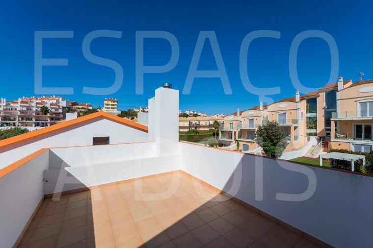 Moradia T4 para Venda em Carvoeira Foto 86