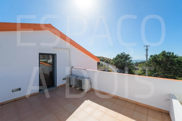 Moradia T4 para Venda em Carvoeira Foto 87