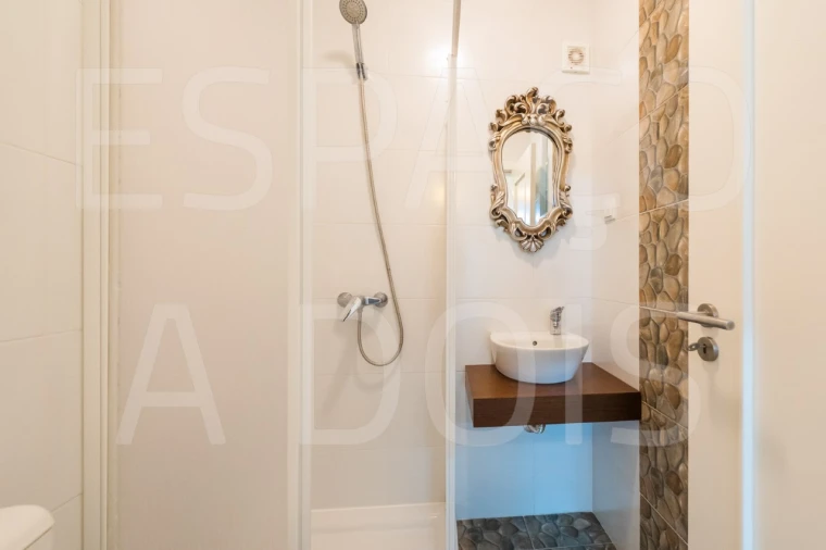 Moradia T4 para Venda em Carvoeira Foto 90