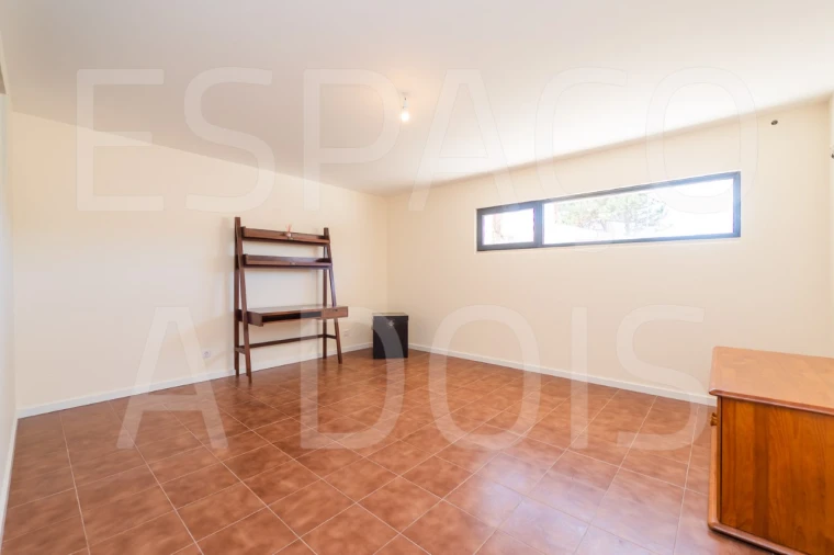 Moradia T4 para Venda em Carvoeira Foto 93