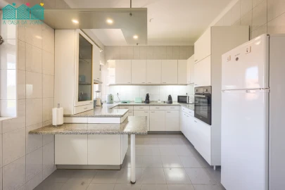 Apartamento T4 para Venda em Glória e Vera Cruz