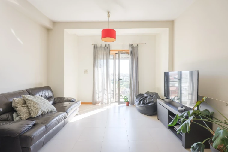 Apartamento T1 para Arrendamento em Aradas Foto 3