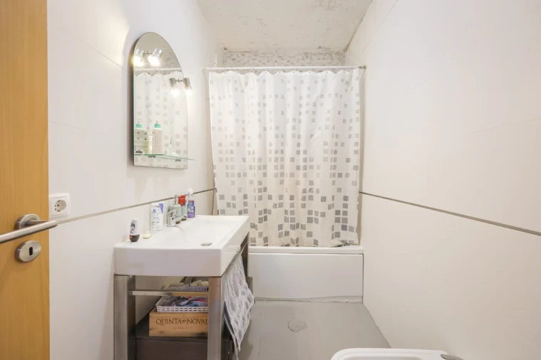 Apartamento T1 para Arrendamento em Aradas Foto 8