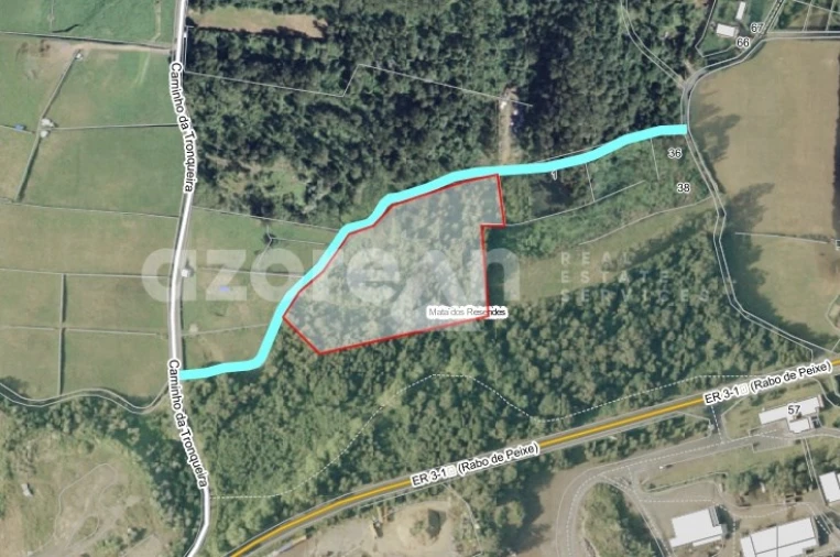 Terreno para Venda em Rabo de Peixe Foto 3