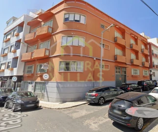 Negócio para Venda em Faro (Sé e São Pedro)