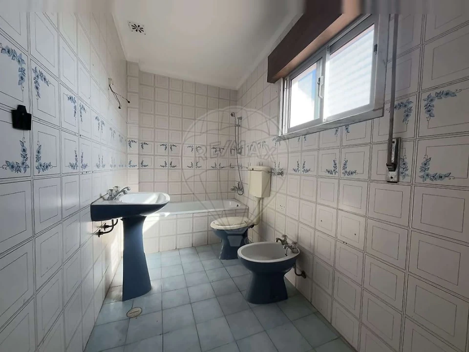 Prédio para Venda em Pontinha e Famões Foto 39