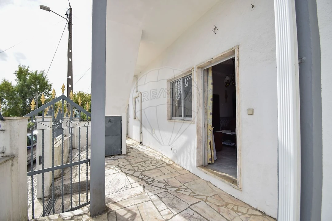 Prédio para Venda em Pontinha e Famões Foto 45