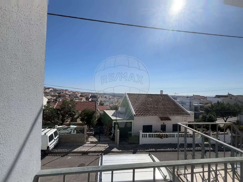 Prédio para Venda em Pontinha e Famões Foto 32