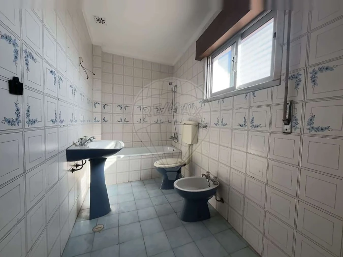 Prédio para Venda em Pontinha e Famões Foto 39