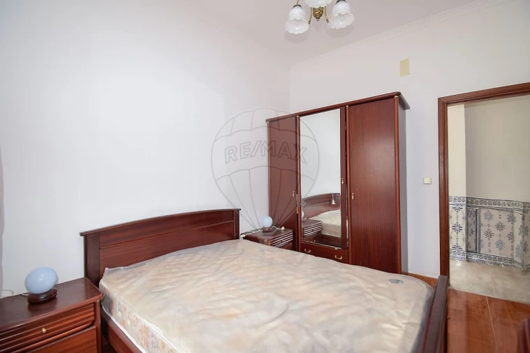 Prédio para Venda em Pontinha e Famões Foto 11