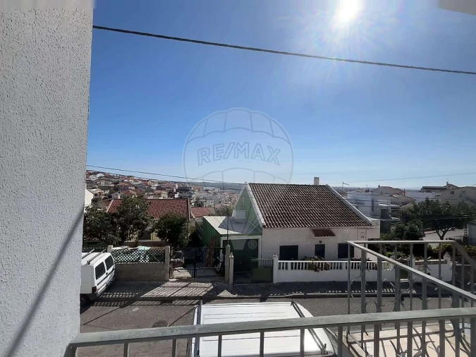 Prédio para Venda em Pontinha e Famões Foto 32