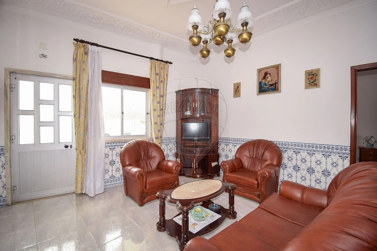 Prédio para Venda em Pontinha e Famões Foto 7