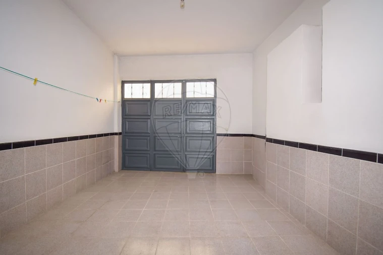 Prédio para Venda em Pontinha e Famões Foto 47