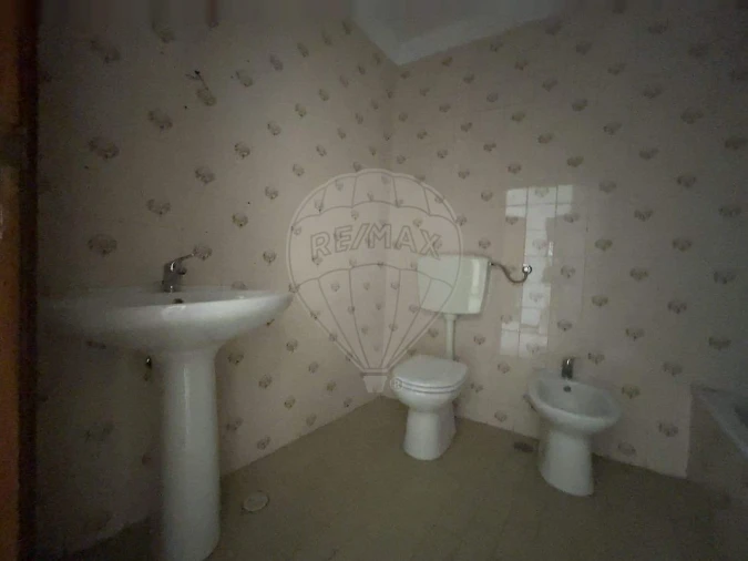 Prédio para Venda em Pontinha e Famões Foto 22