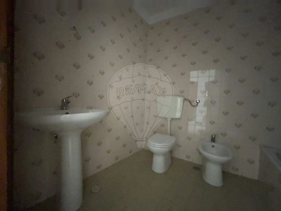 Prédio para Venda em Pontinha e Famões Foto 22