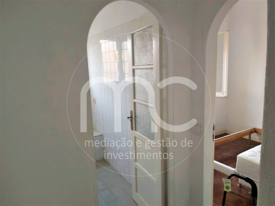 Apartamento T1 para Venda em Avenidas Novas Foto 14