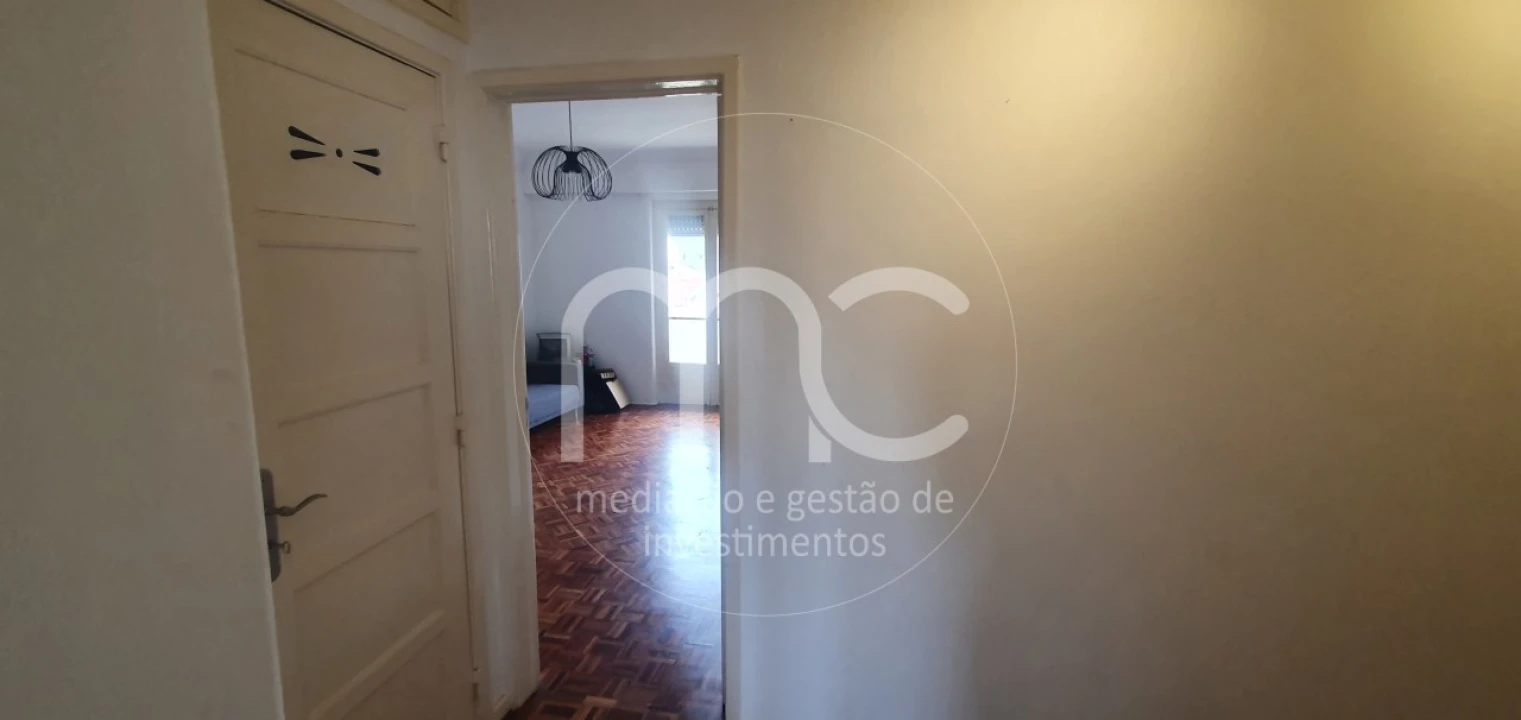 Apartamento T1 para Venda em Avenidas Novas Foto 33