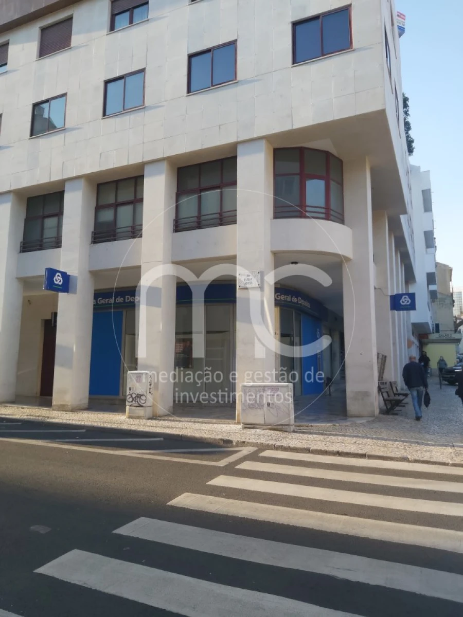 Apartamento T1 para Venda em Avenidas Novas Foto 27