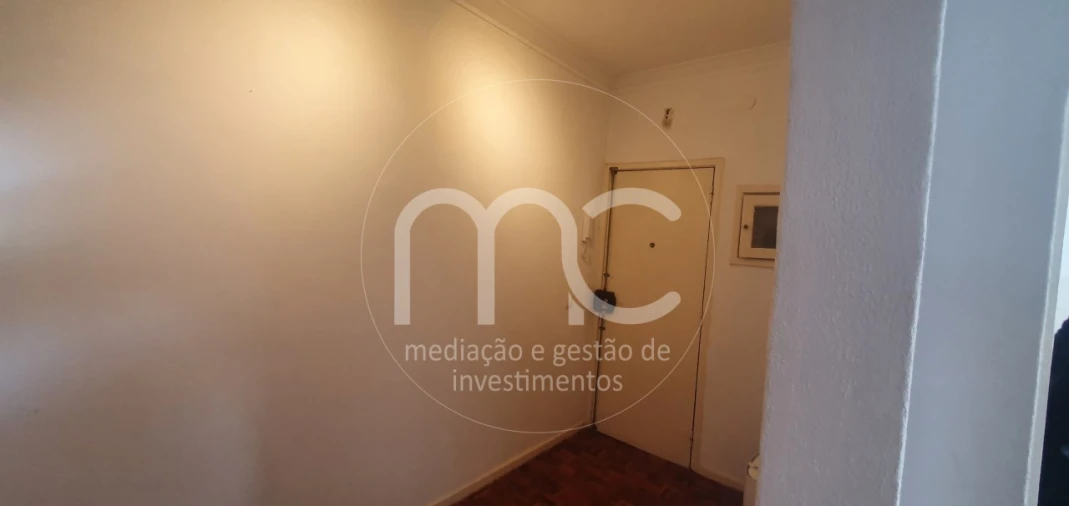 Apartamento T1 para Venda em Avenidas Novas Foto 30
